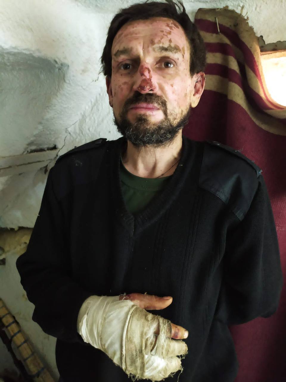 Измучены и уставшие, но непокоренные и непобедимые: посмотрите на эти лица защитников Мариуполя!