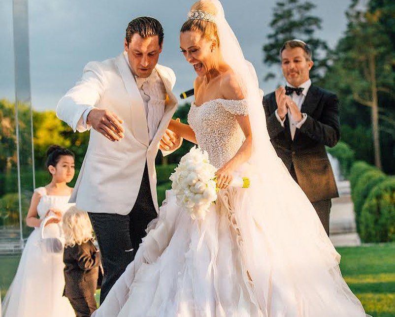 Колишній "Холостяк" вперше за довгий час показав трьох дітей: милі сімейні фото