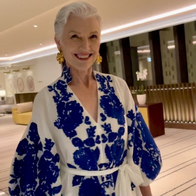 Мати Ілона Маска виступить на одній сцені з росіянками: розгорається скандал