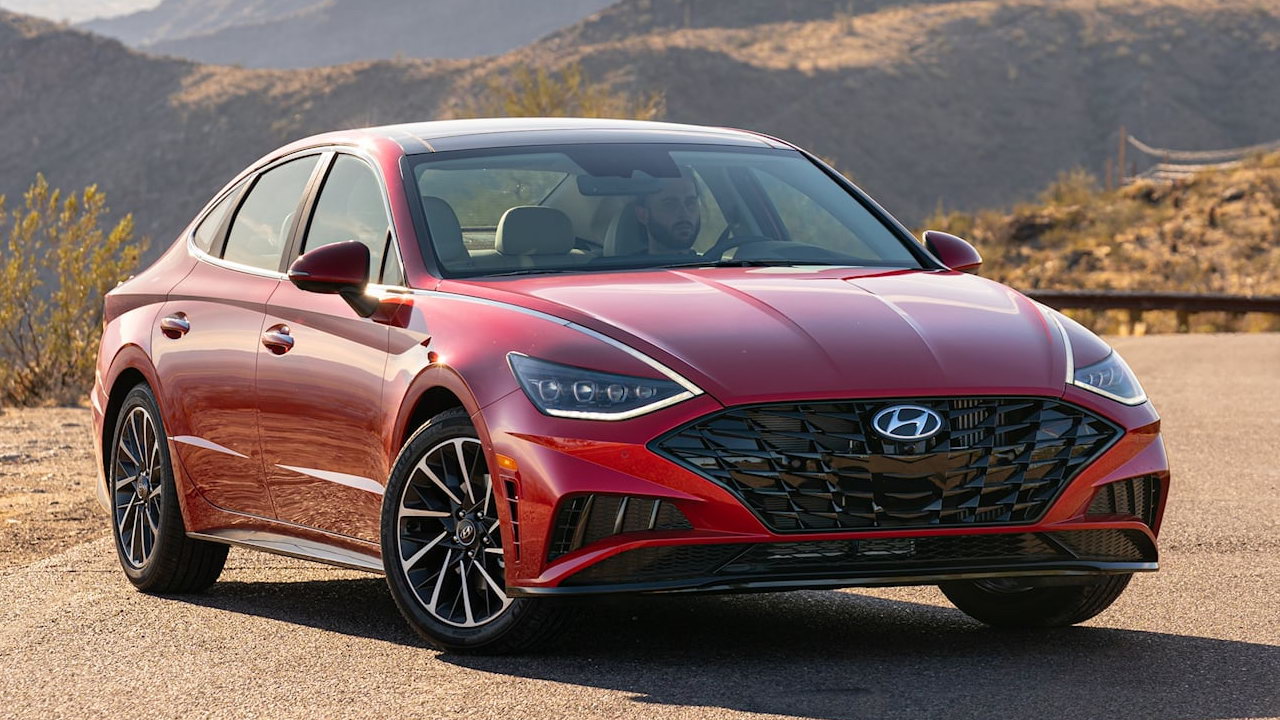 Открыть машину Айфоном: у каких авто появится такая функция