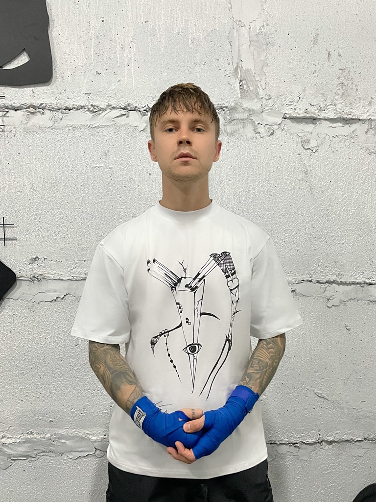 Астафьева, Пивоваров и даже Мисс Украина нарядились в похожие футболки: зачем звезды это сделали