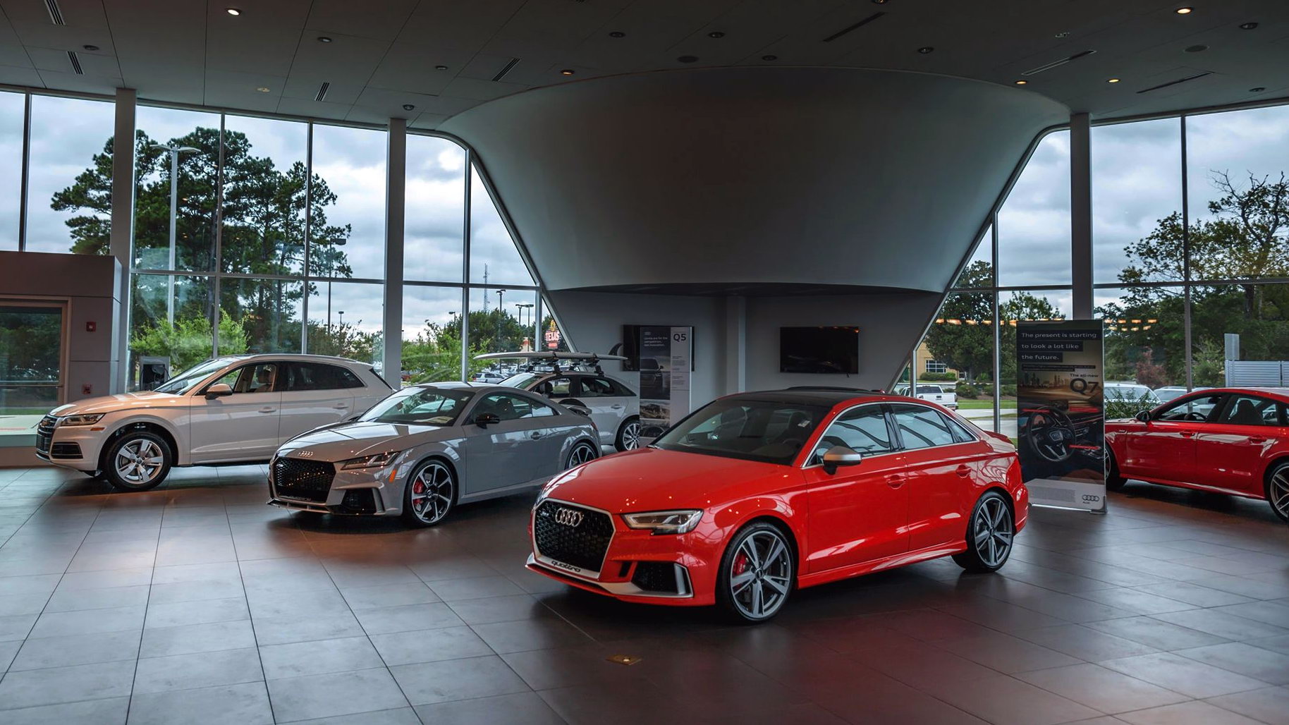 Автопроизводители массово отказываются от поставок автомобилей в Россию