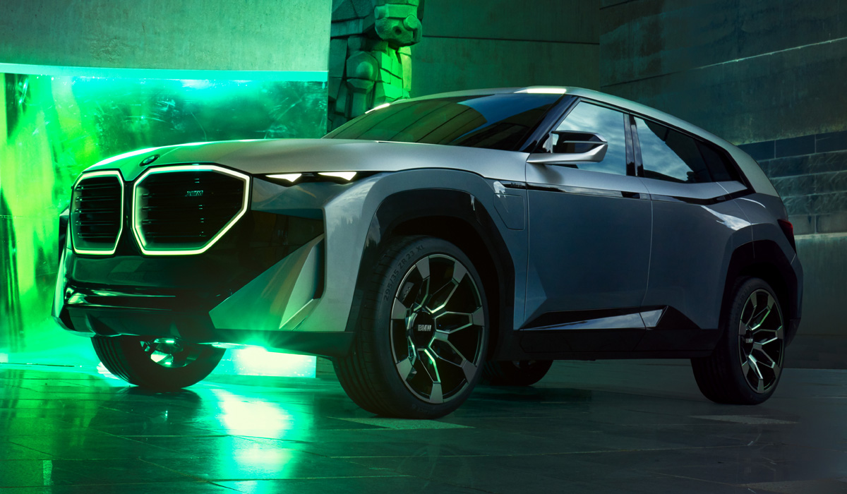 Найдорожчий кросовер BMW та оновлений бюджетник Skoda Karoq. Головне зі світу авто