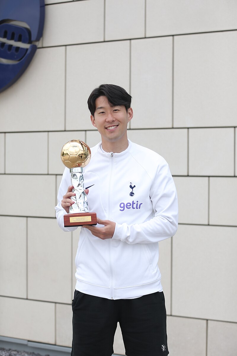 "Ты никто, если не уважаешь других". Конец эпохи Сона в "Тоттенхэме": гол года, Золотая бутса и армия