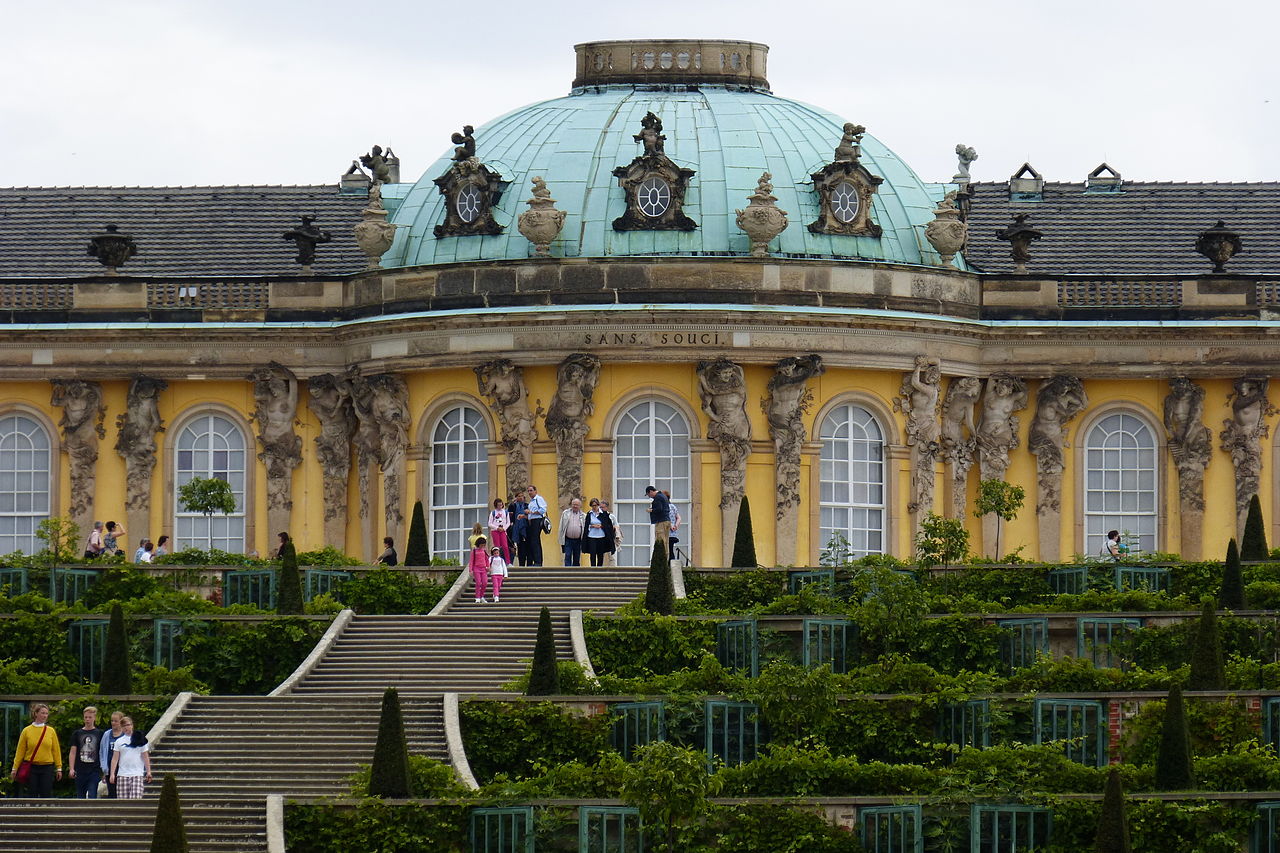 Десятки музеев Берлина проводят бесплатные экскурсии для украинцев: список