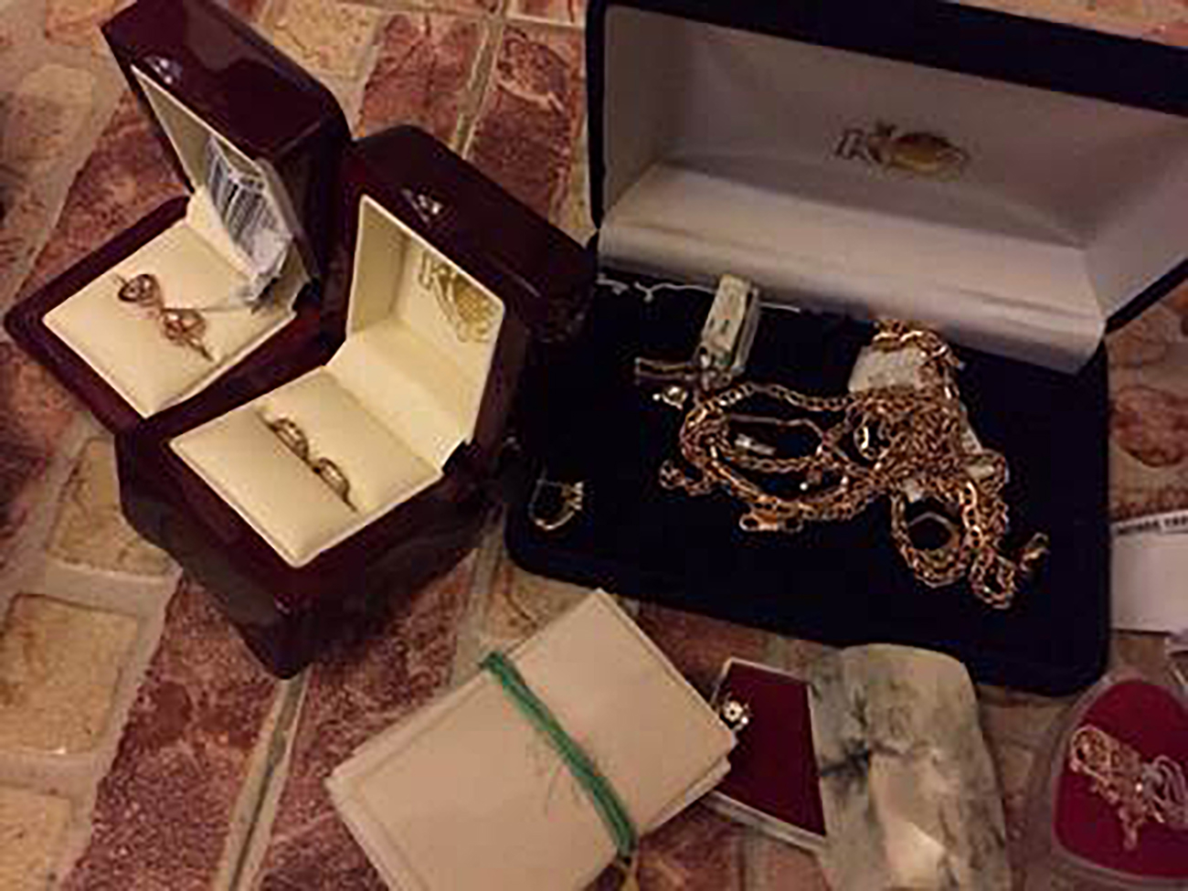 Янукович, Онищенко та "діамантові прокурори". Чому гучні корупційні справи так і закінчуються нічим