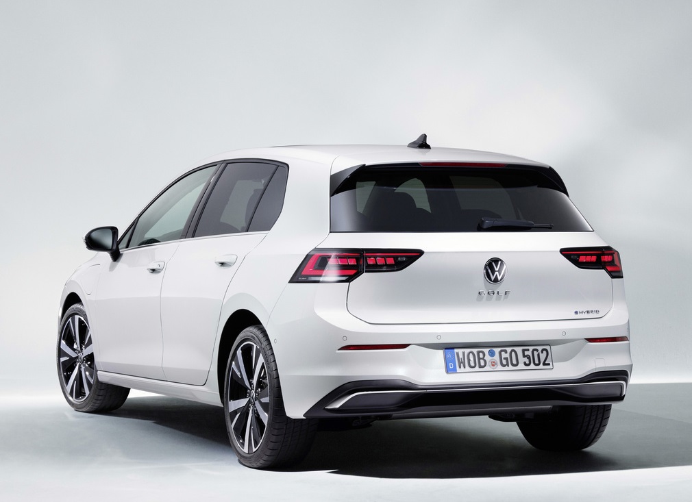 Новый Volkswagen Golf показали официально: разбираем ключевые особенности новинки