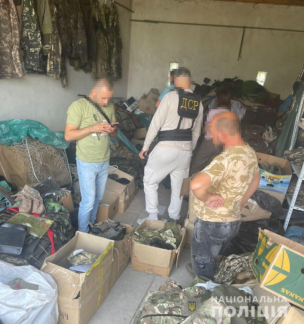 Продавали гумдопомогу для ЗСУ. В Тернопільскій області затримали банду"волонтерів"
