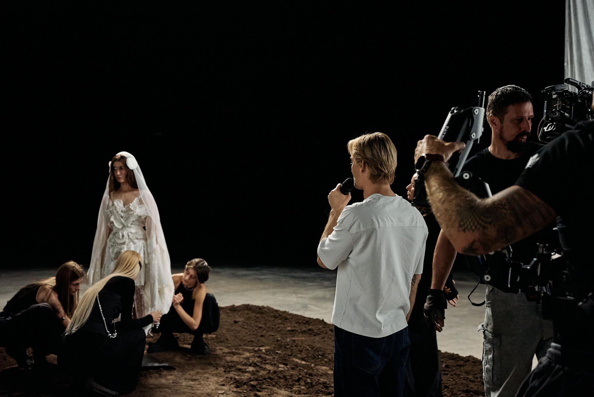 Jerry Heil презентовала песню-посвящение украинской земле и женщинам-разминировщицам (видео)