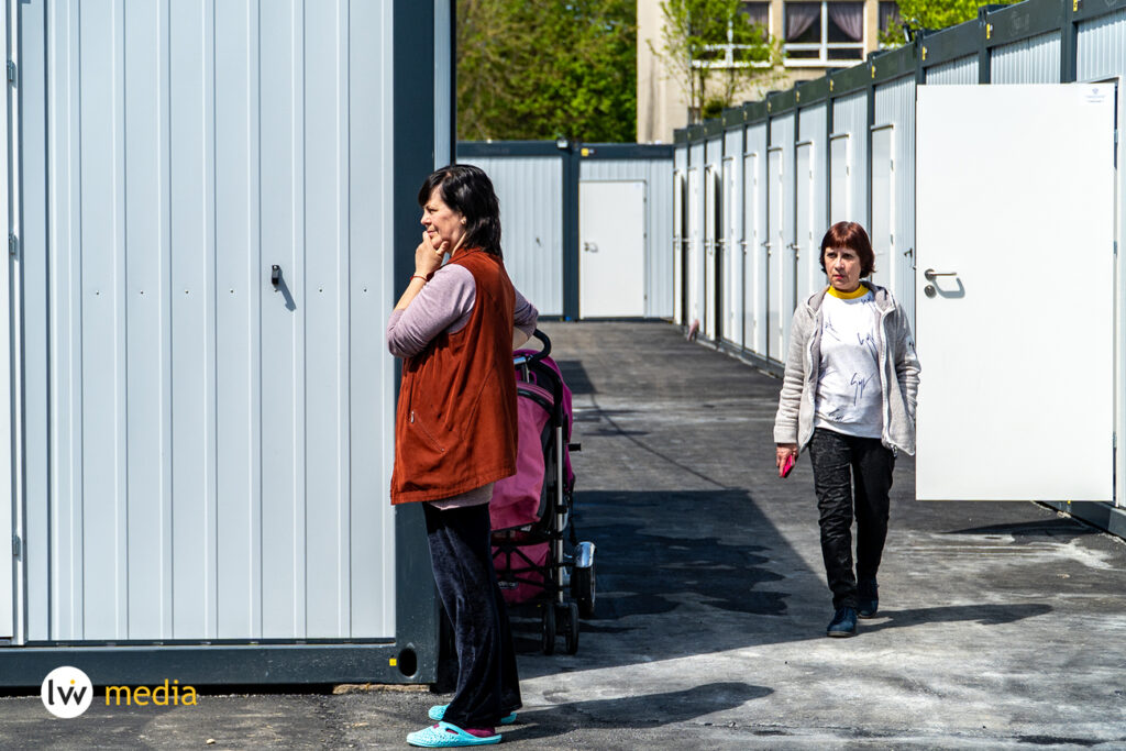 Свет, вода и питание: как выглядит модульный городок для переселенцев во Львове (фото)
