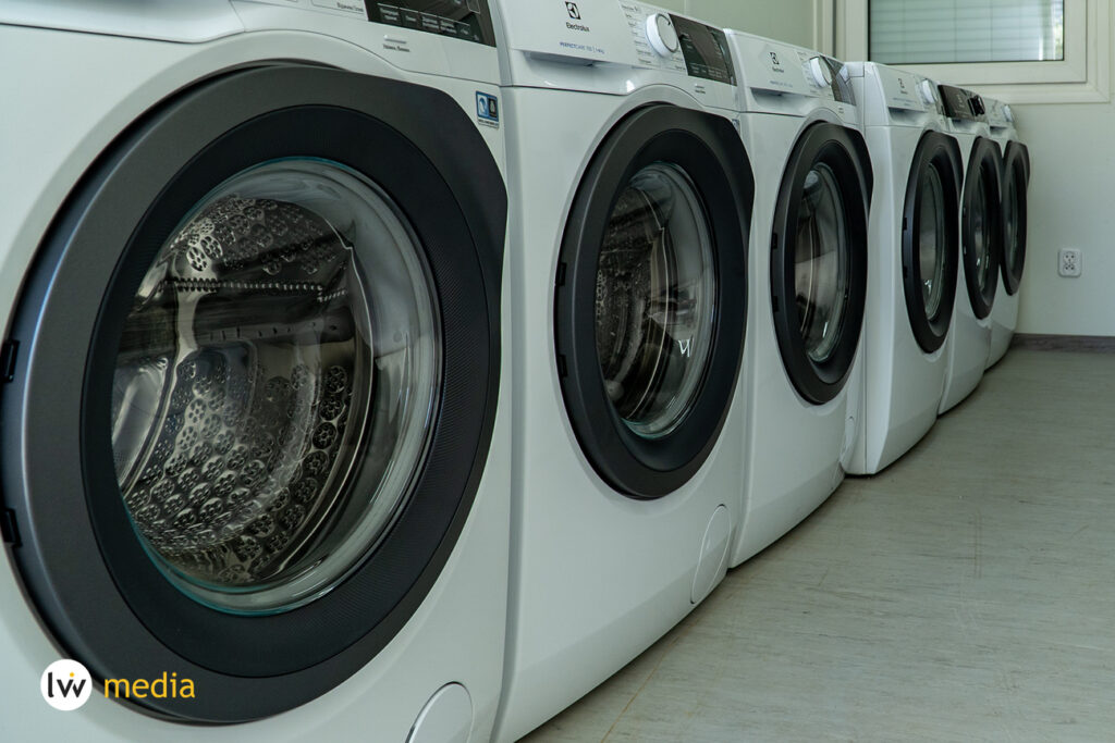 Свет, вода и питание: как выглядит модульный городок для переселенцев во Львове (фото)