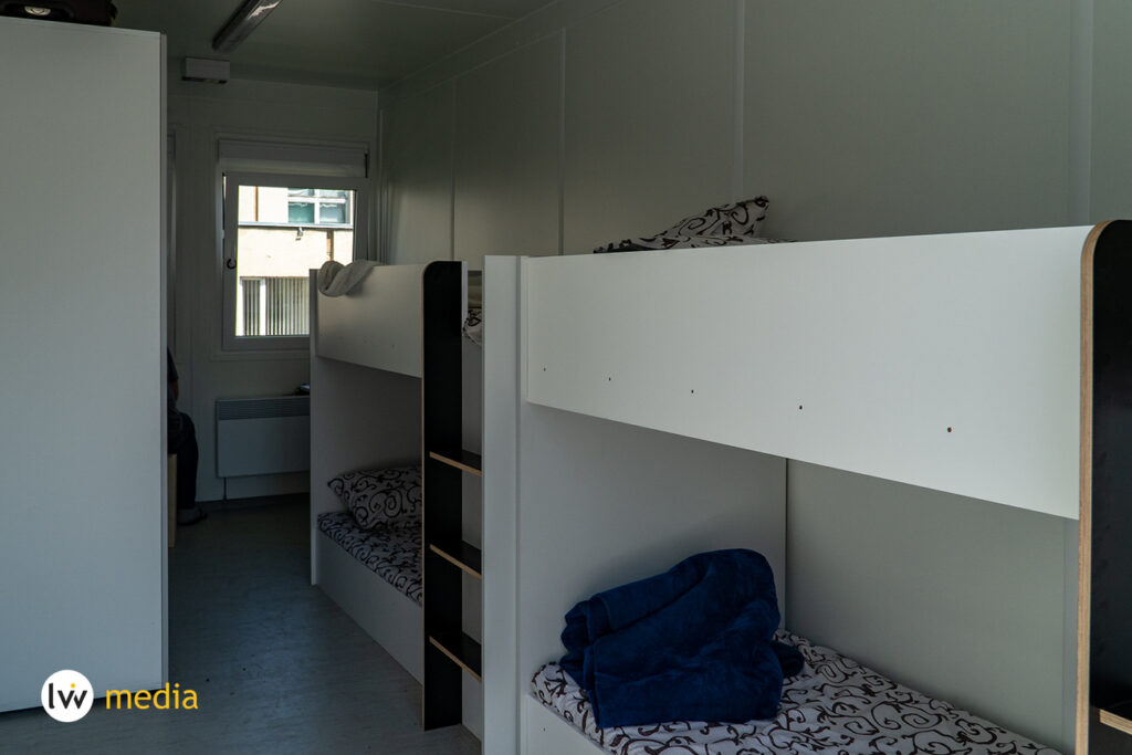 Свет, вода и питание: как выглядит модульный городок для переселенцев во Львове (фото)