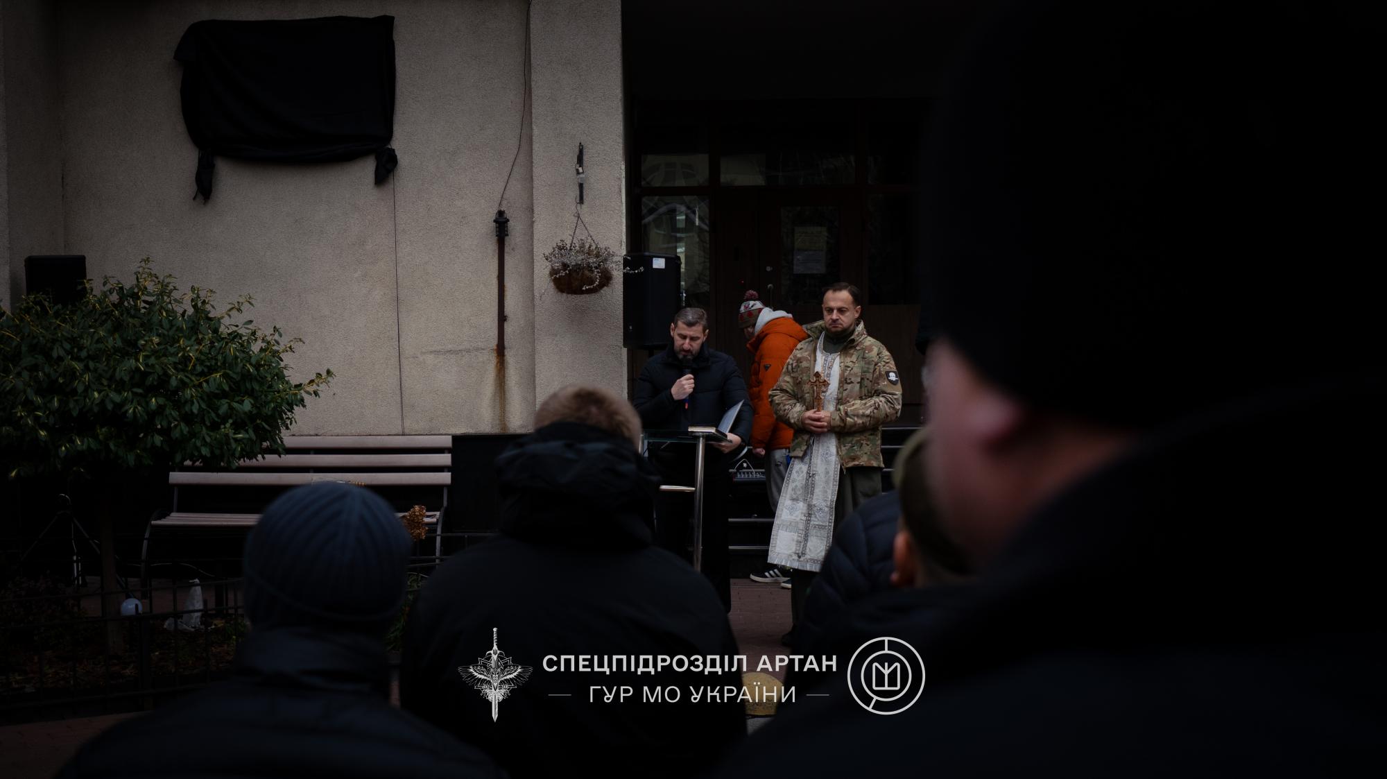 Один із перших висадився в Крим: на честь воїна "Артану" відкрили меморіальну дошку