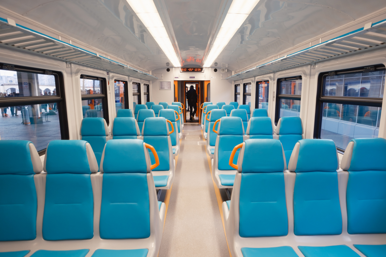 Украинцы жалуются на проблемы с покупкой билетов в Укрзализныци: что произошло