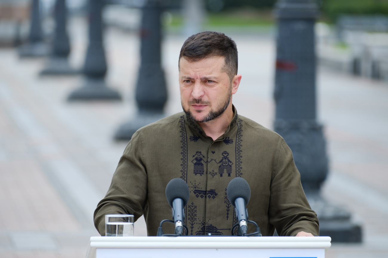 Від ділового шику до мілітарі. Еволюція стилю Зеленського: погляд через роки