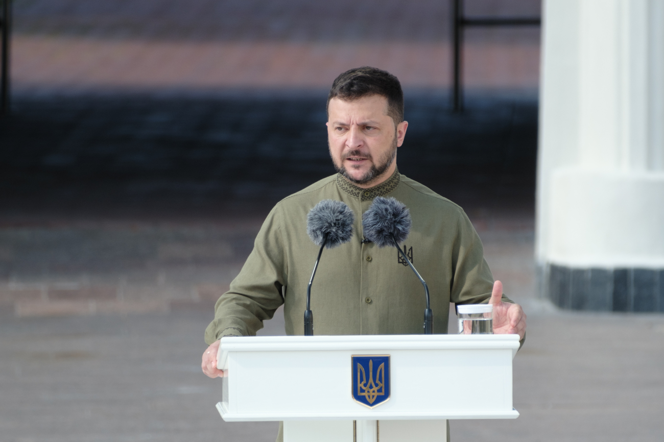 Від ділового шику до мілітарі. Еволюція стилю Зеленського: погляд через роки