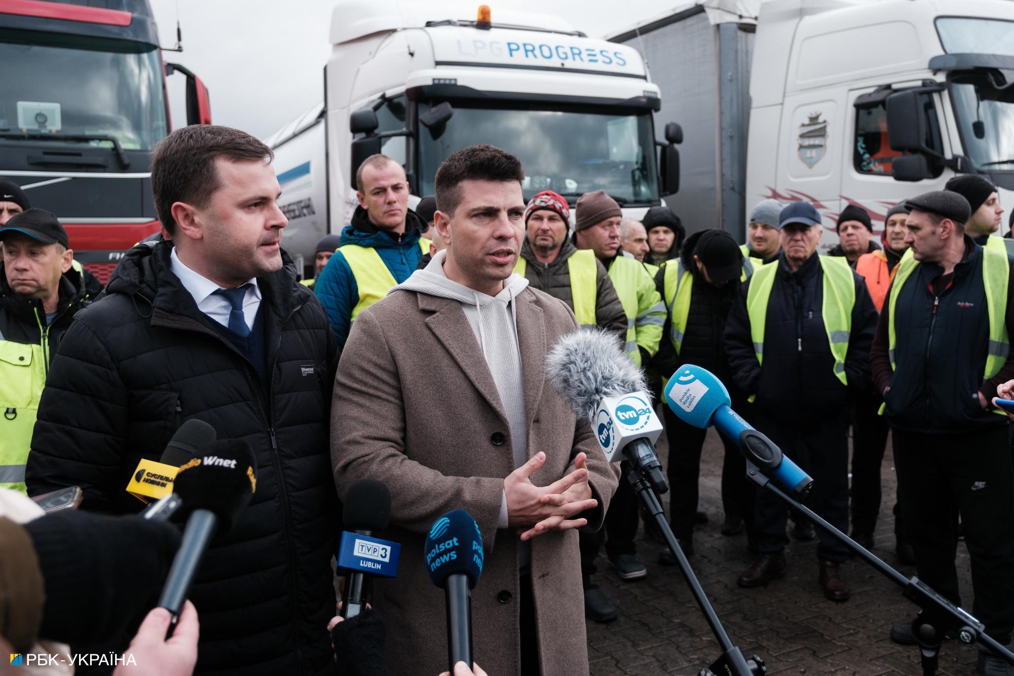 Заручники блокади. Чому поляки не пускають фури в Україну і кому це вигідно