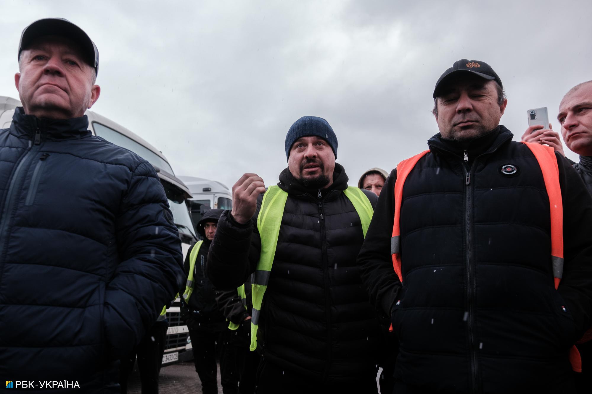 Заручники блокади. Чому поляки не пускають фури в Україну і кому це вигідно