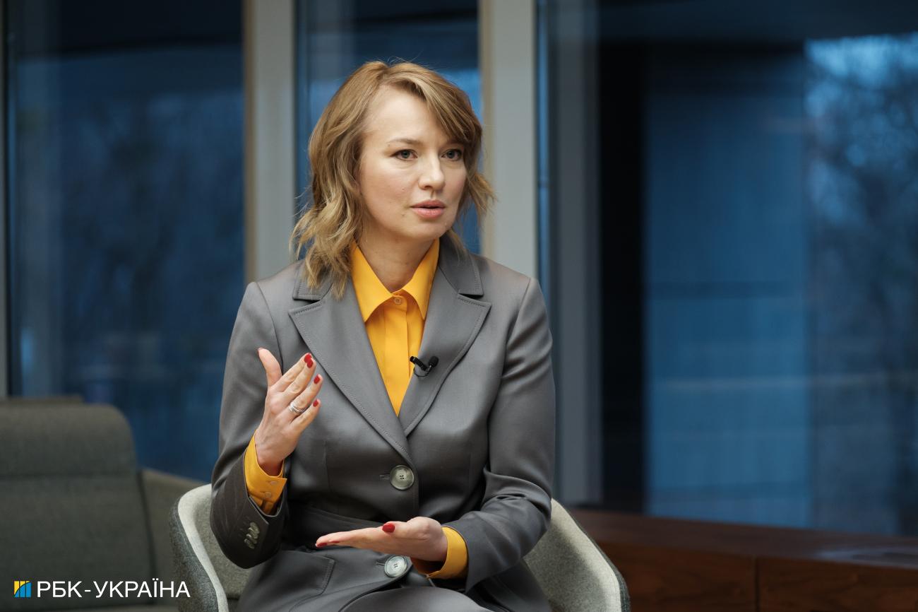 Елена Шуляк: Вопрос легитимности власти в Украине во время войны играет на руку только Путину