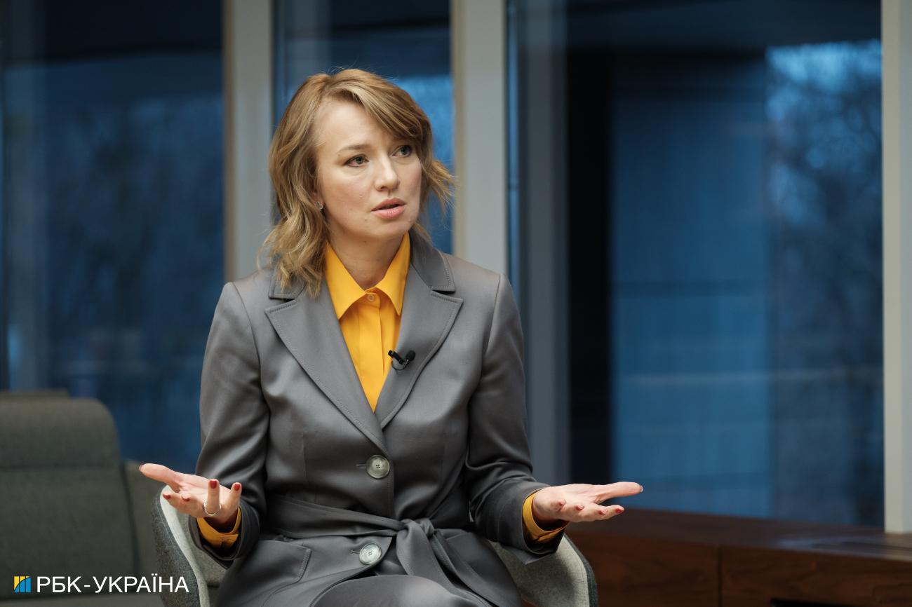 Елена Шуляк: Вопрос легитимности власти в Украине во время войны играет на руку только Путину