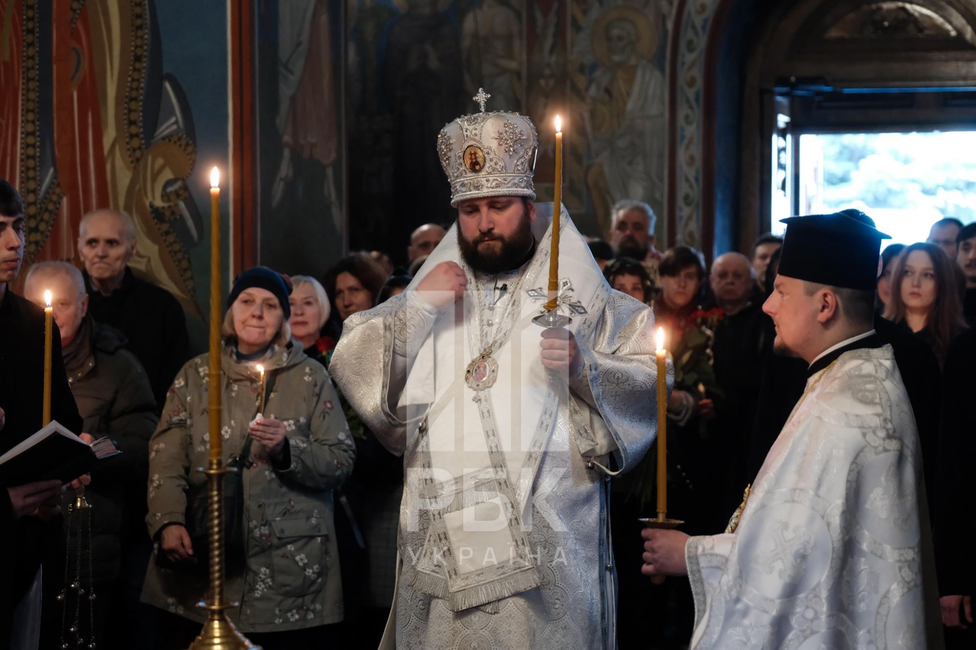 В Києві попрощалися з письменником Дмитром Капрановим (фото)