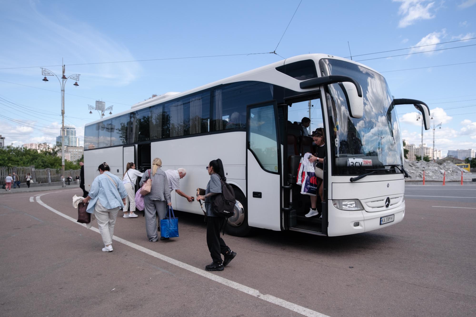 "Було страшніше, ніж в Україні": з Ізраїлю повернулися понад 130 евакуйованих українців