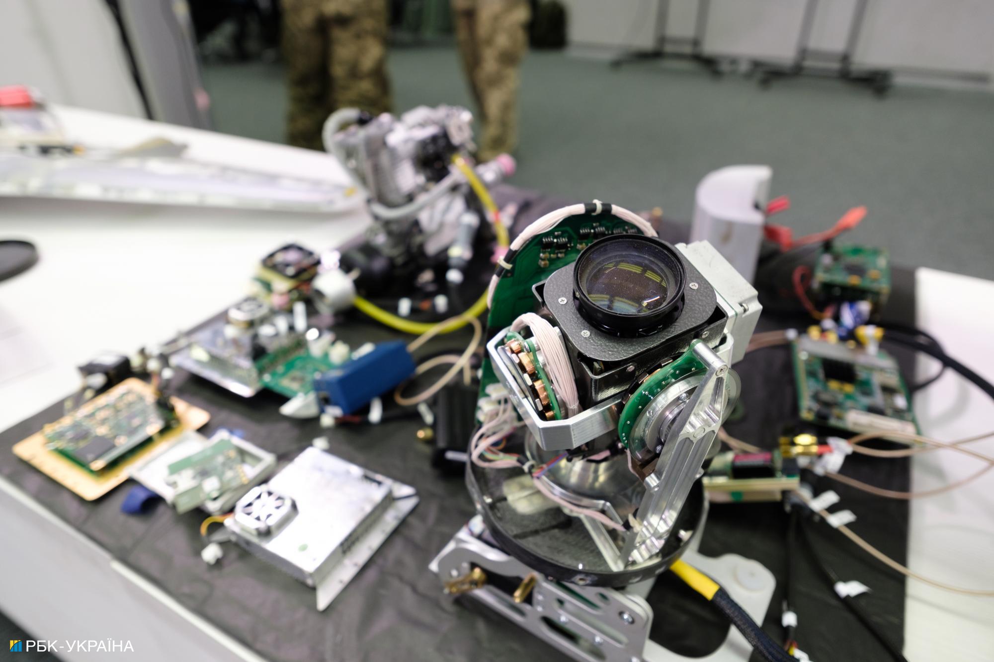 Россия "ворует" у Запада технологии и детали для оружия. Что может остановить "схемы" импорта