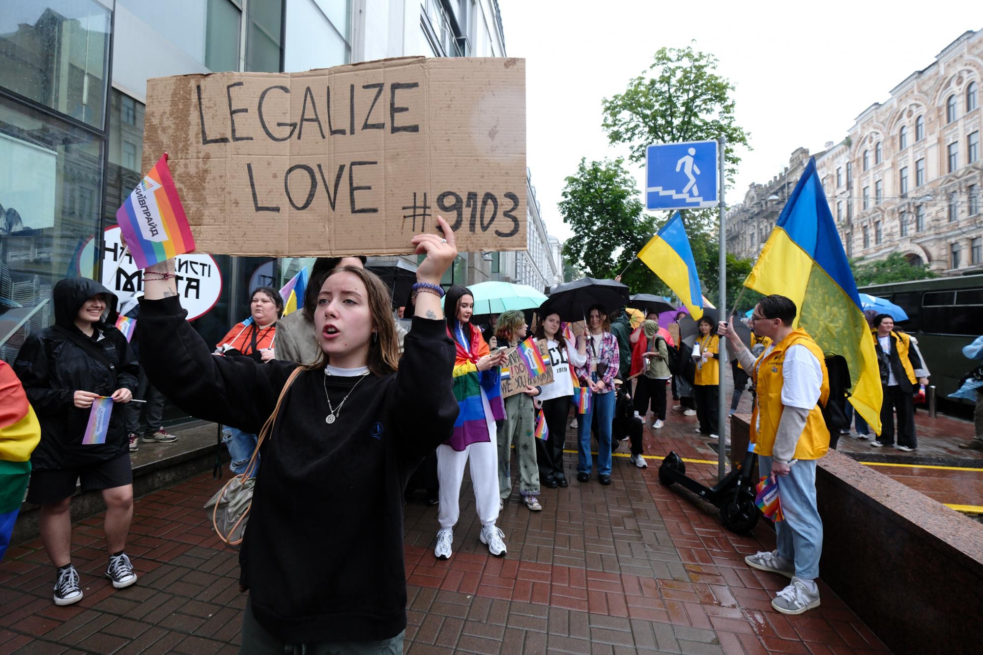 "Гомофобія - це Росія". Як проходив ЛГБТ-прайд у Києві
