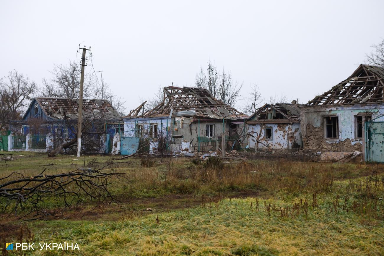 "Главный террорист – это наш сосед". Как жители Мирного возвращаются в разрушенное войной село