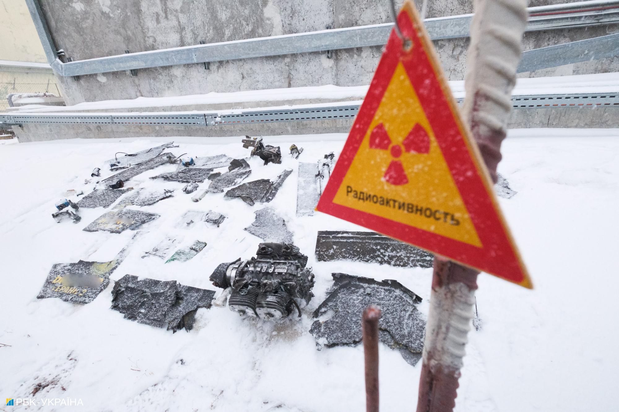 "Арка перестала выполнять свою функцию". Какие угрозы несет удар по ЧАЭС (фоторепортаж)