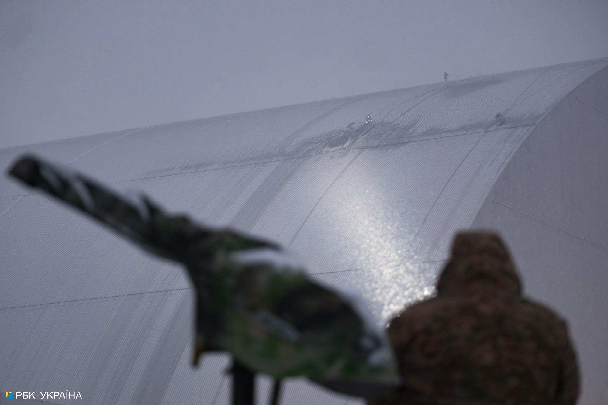 "Арка перестала выполнять свою функцию". Какие угрозы несет удар по ЧАЭС (фоторепортаж)