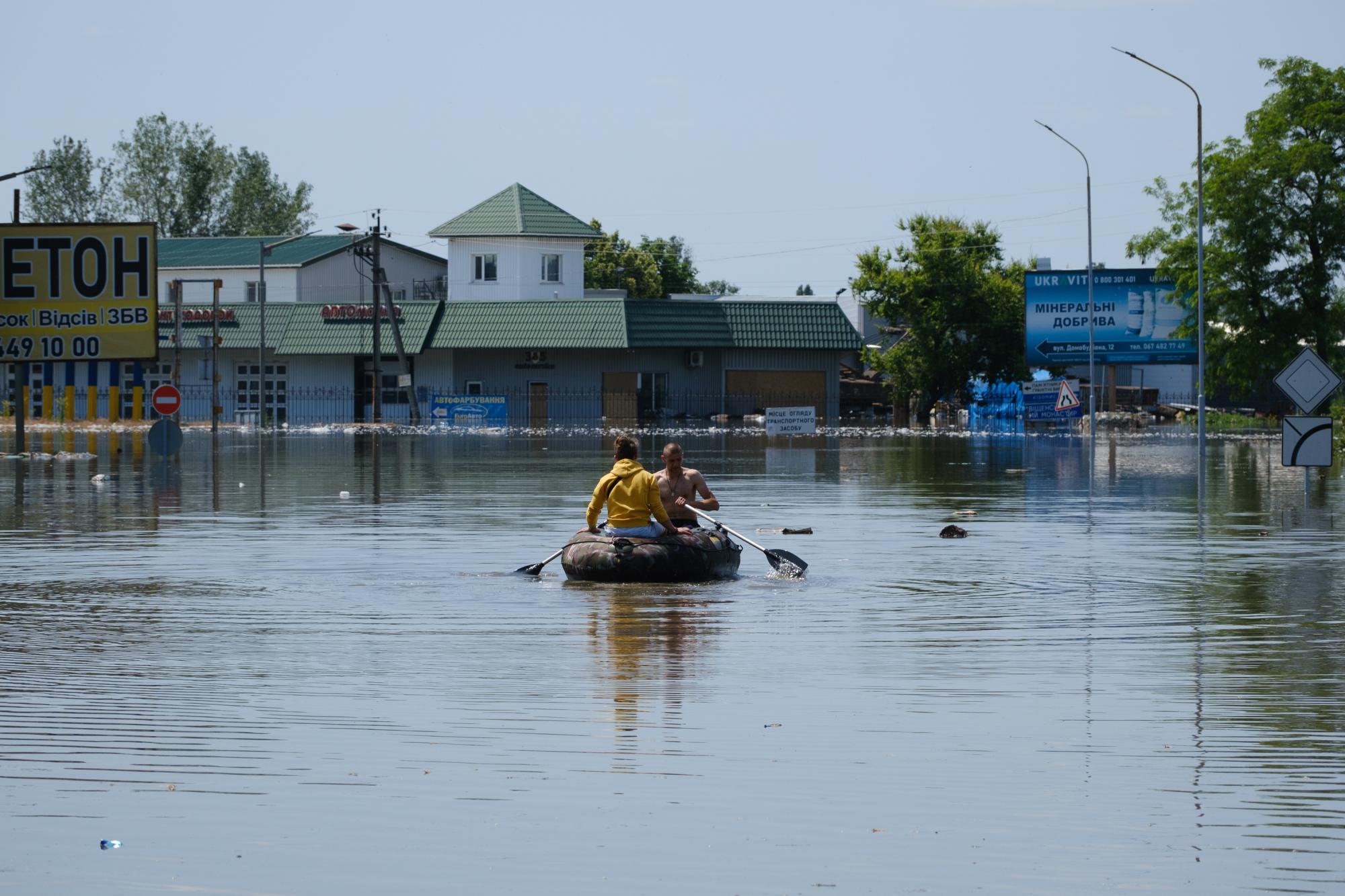 10 дітей вивіз на човні з окупації. Як після підриву Каховської ГЕС спортсмен рятував українців