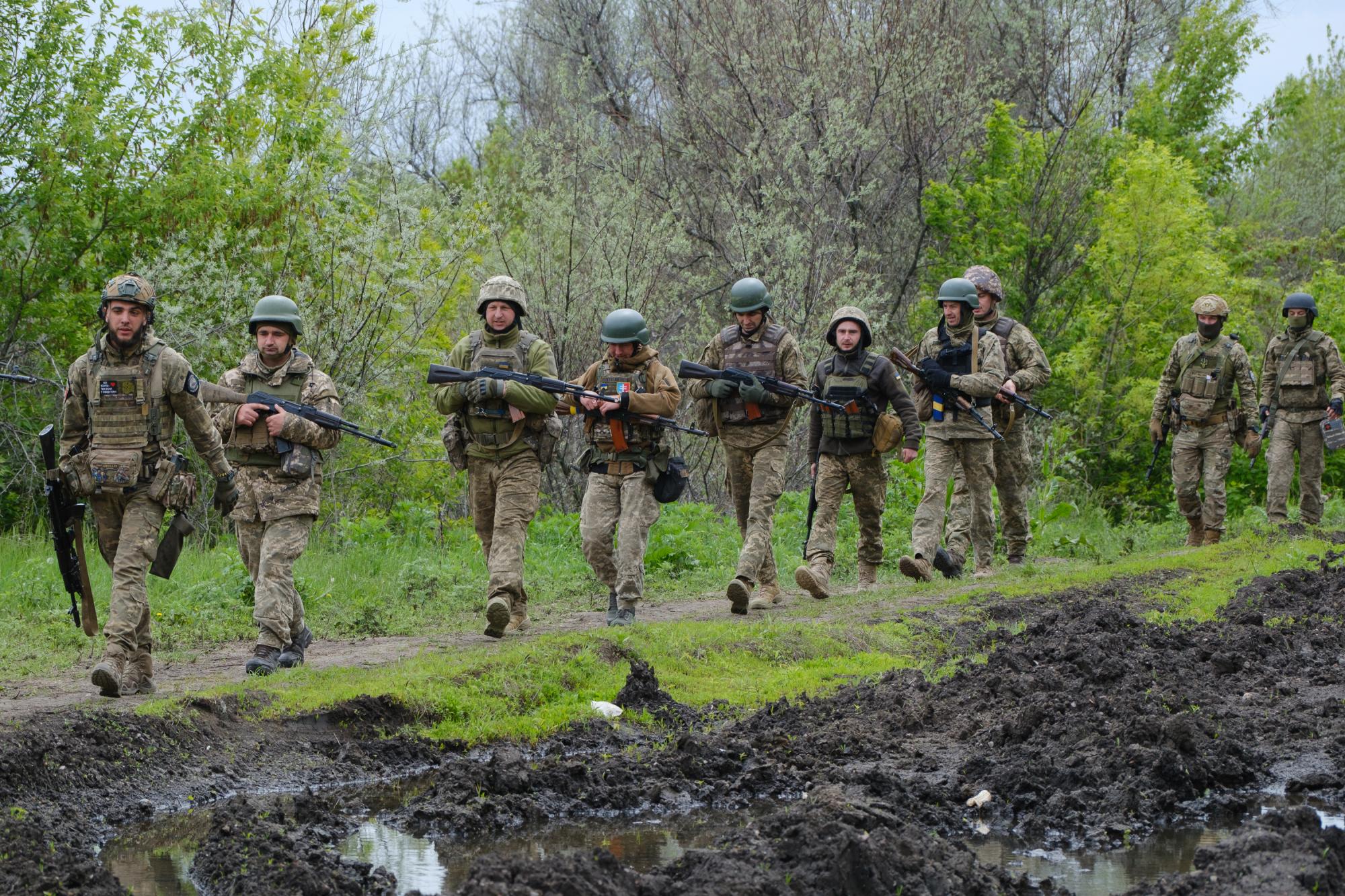 Швидкість, точність, сила: майстерність українських морпіхів на яскравих фото