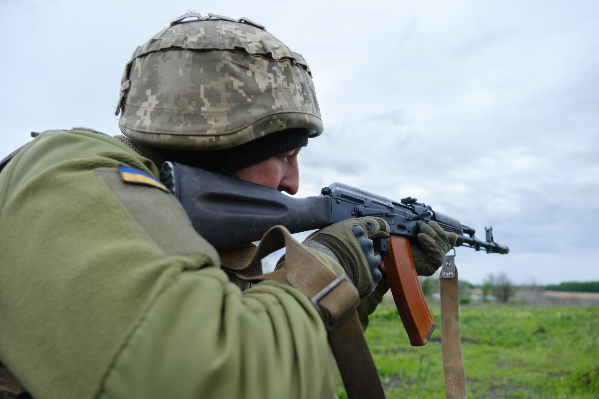 Швидкість, точність, сила: майстерність українських морпіхів на яскравих фото