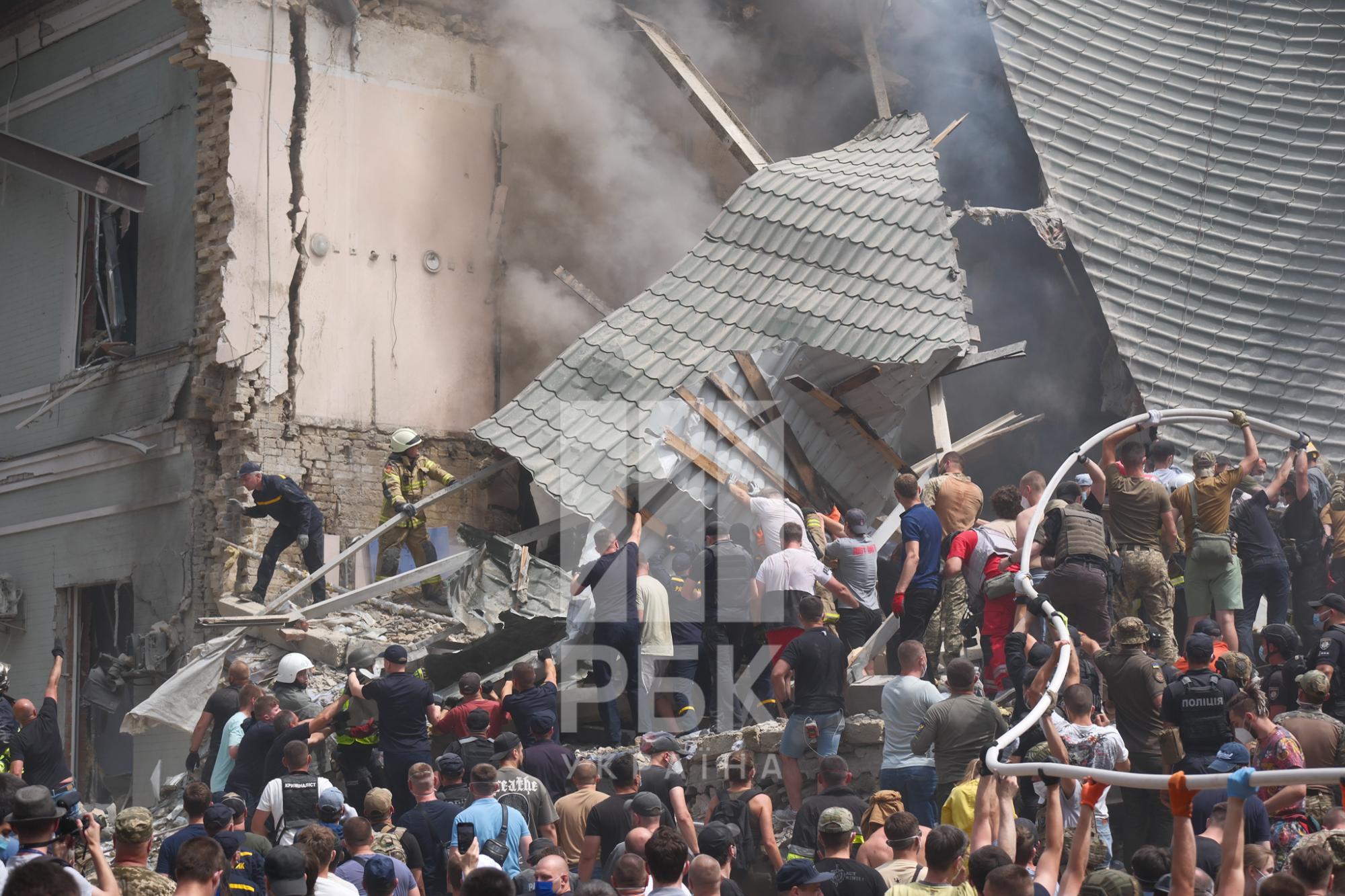 Украинский музыкант чудом выжил под завалами квартиры в Киеве