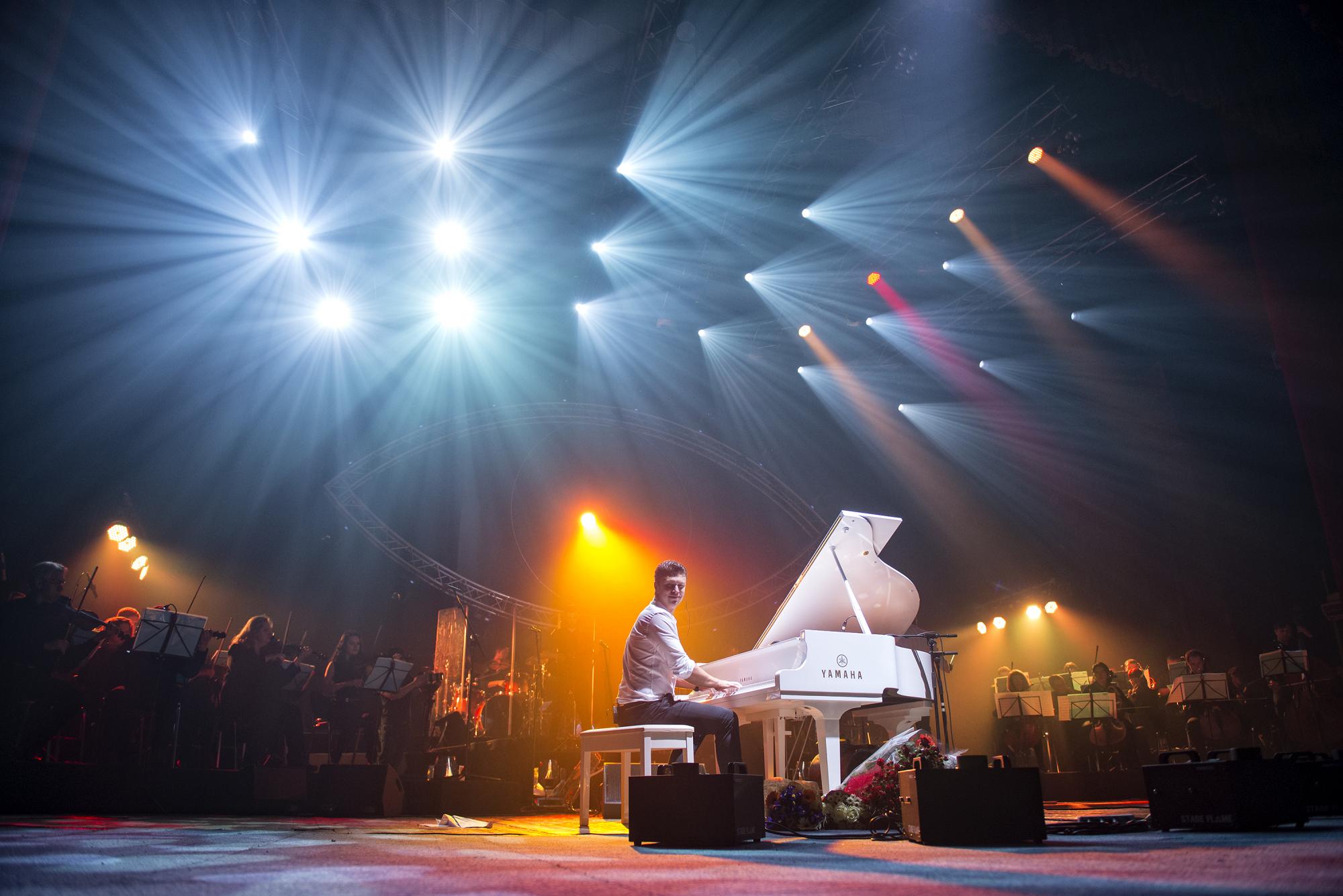 Нове шоу Євгена Хмари – свято живої музики та позитивної енергії