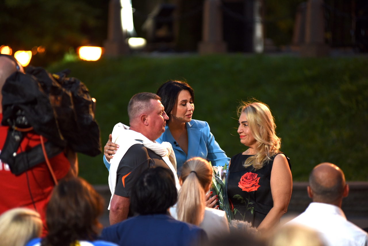 Мосейчук розплакалася в прямому ефірі: "мама почула серце загиблого сина"