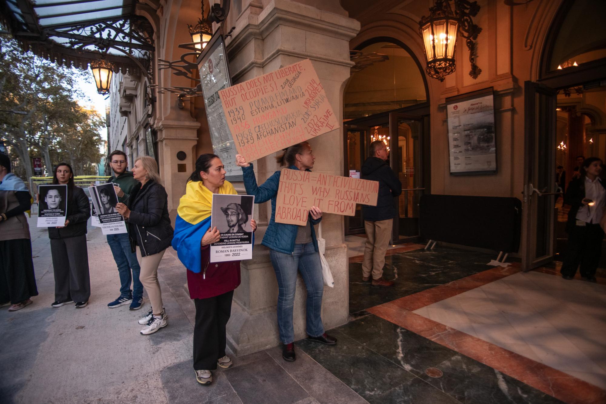 В Іспанії напали на українців, які протестували проти виступу артистів з РФ