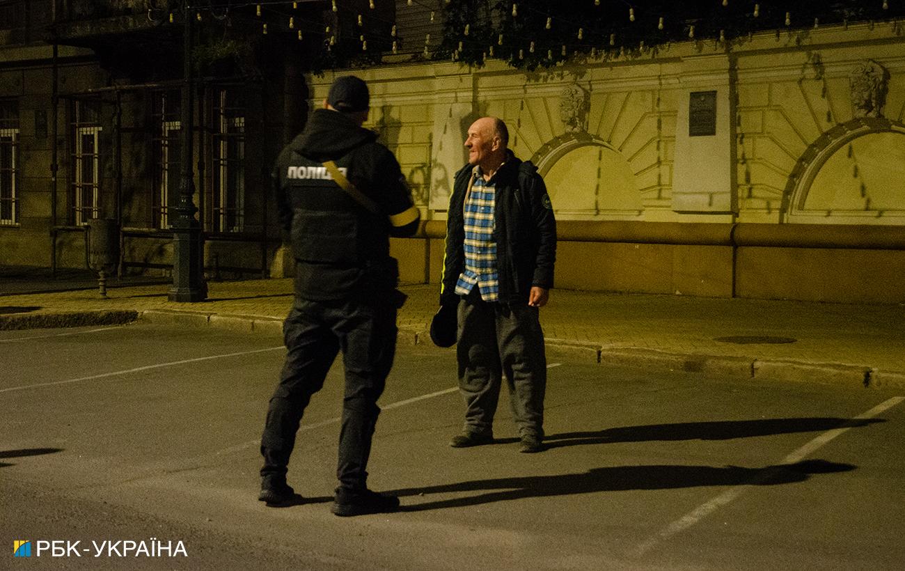 "Готові зустрічати росіян, ласкаво просимо, перестріляємо всіх". Репортаж з військової Одеси