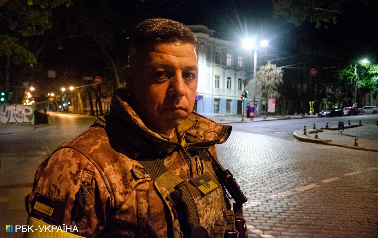 "Готові зустрічати росіян, ласкаво просимо, перестріляємо всіх". Репортаж з військової Одеси