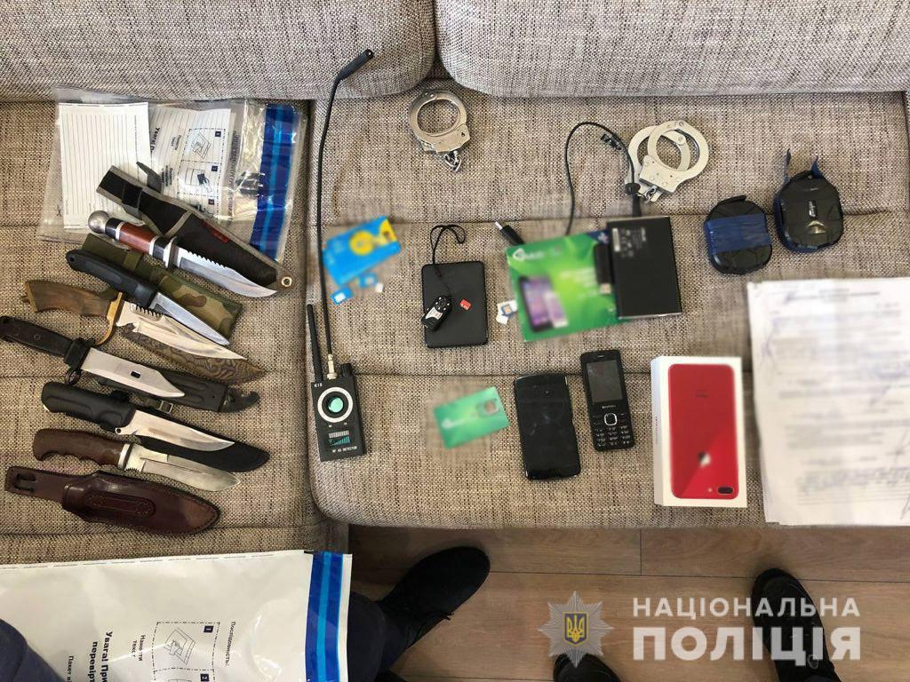 В Киеве полицейские похитили мужчину, чтобы "заработать" 10 тысяч долларов (фото)