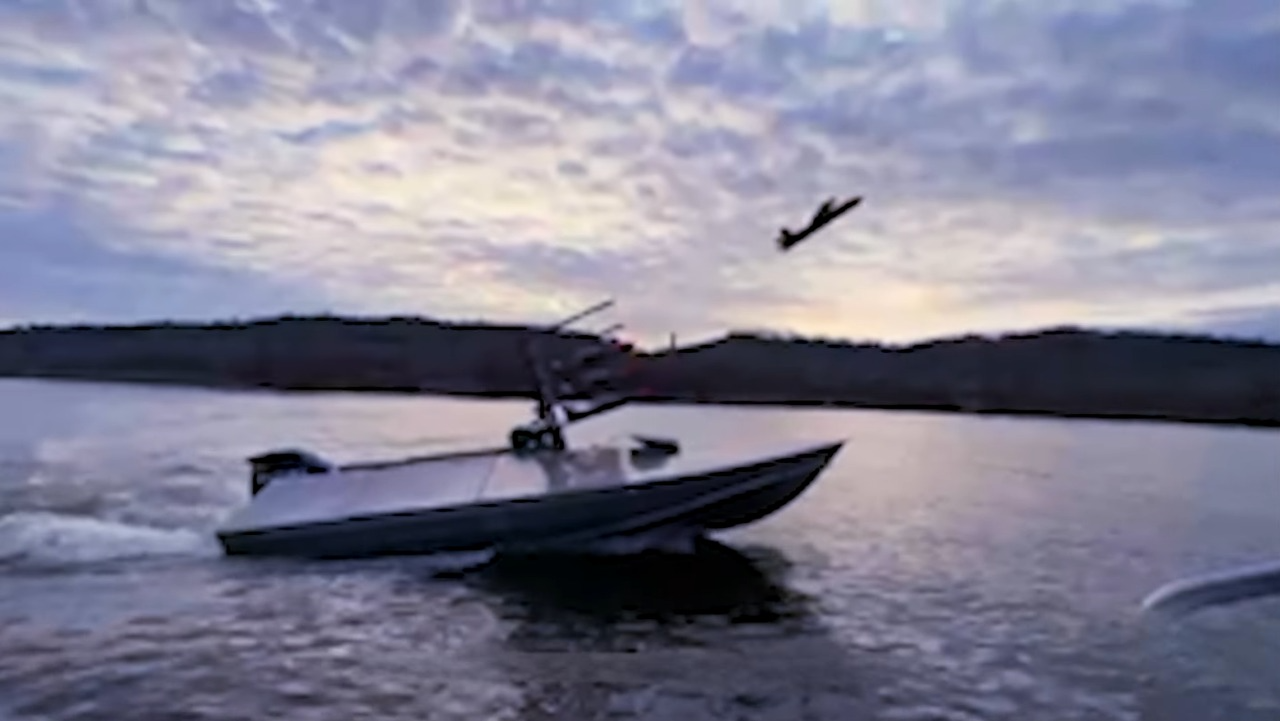 ГУР показало морські дрононосці: нова зброя вже б’є по Криму і катерах РФ