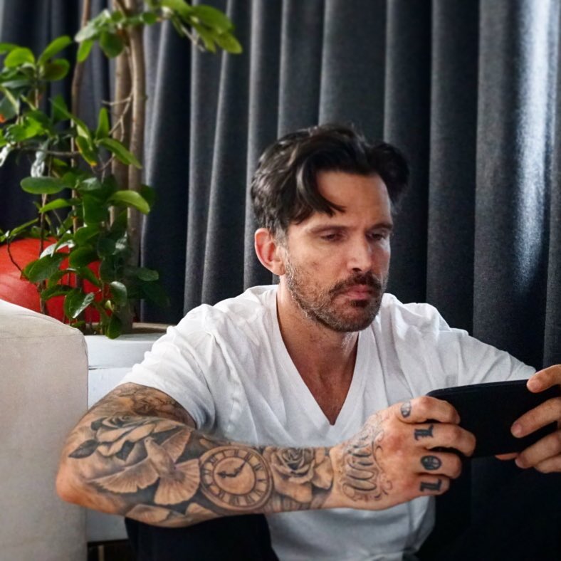 Экс-мужа покойной Шеннен Доэрти арестовали: что известно