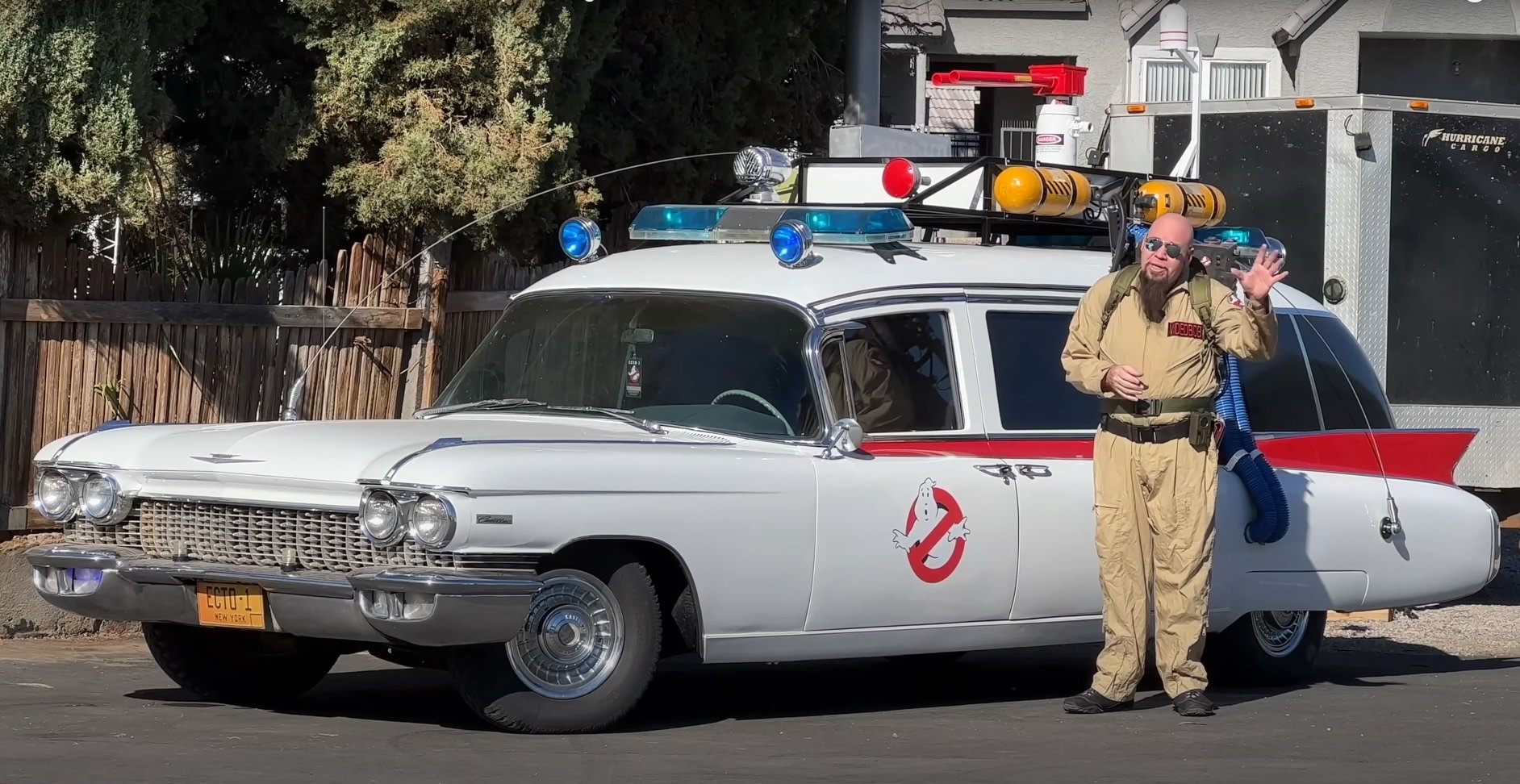 Іноді вони повертаються: створено репліку автомобіля швидкої допомоги з фільму "Мисливці за привидами"