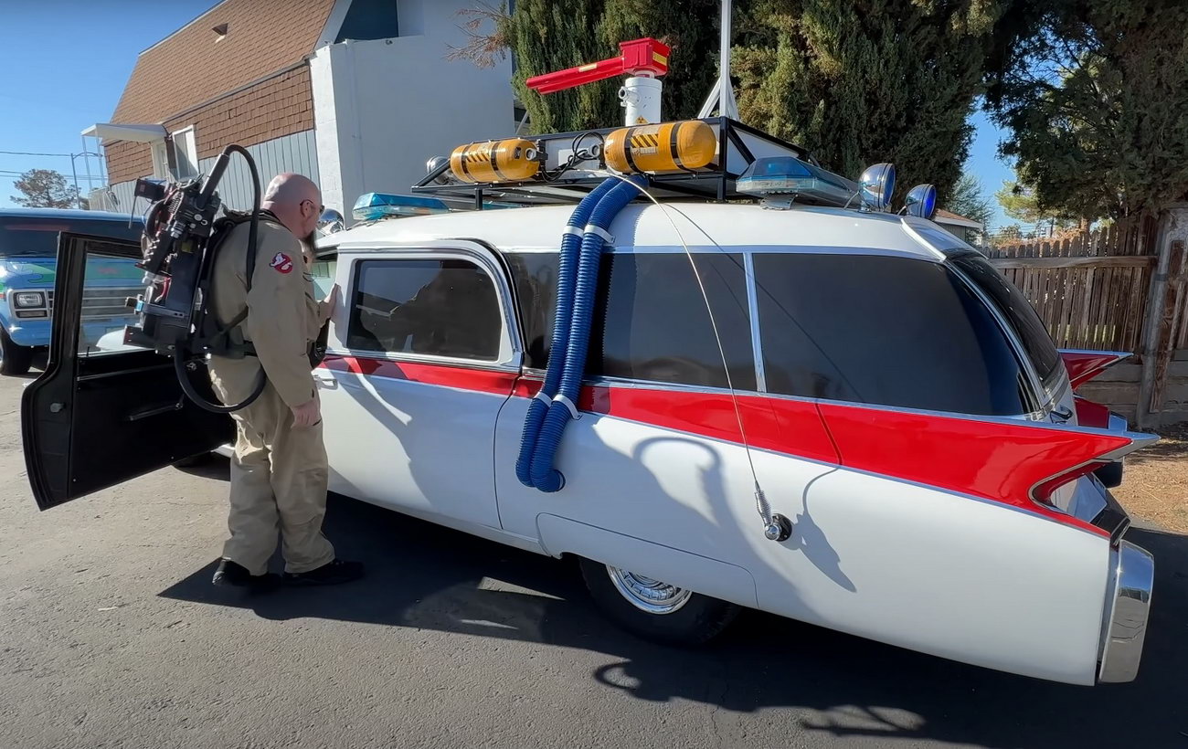 Іноді вони повертаються: створено репліку автомобіля швидкої допомоги з фільму "Мисливці за привидами"