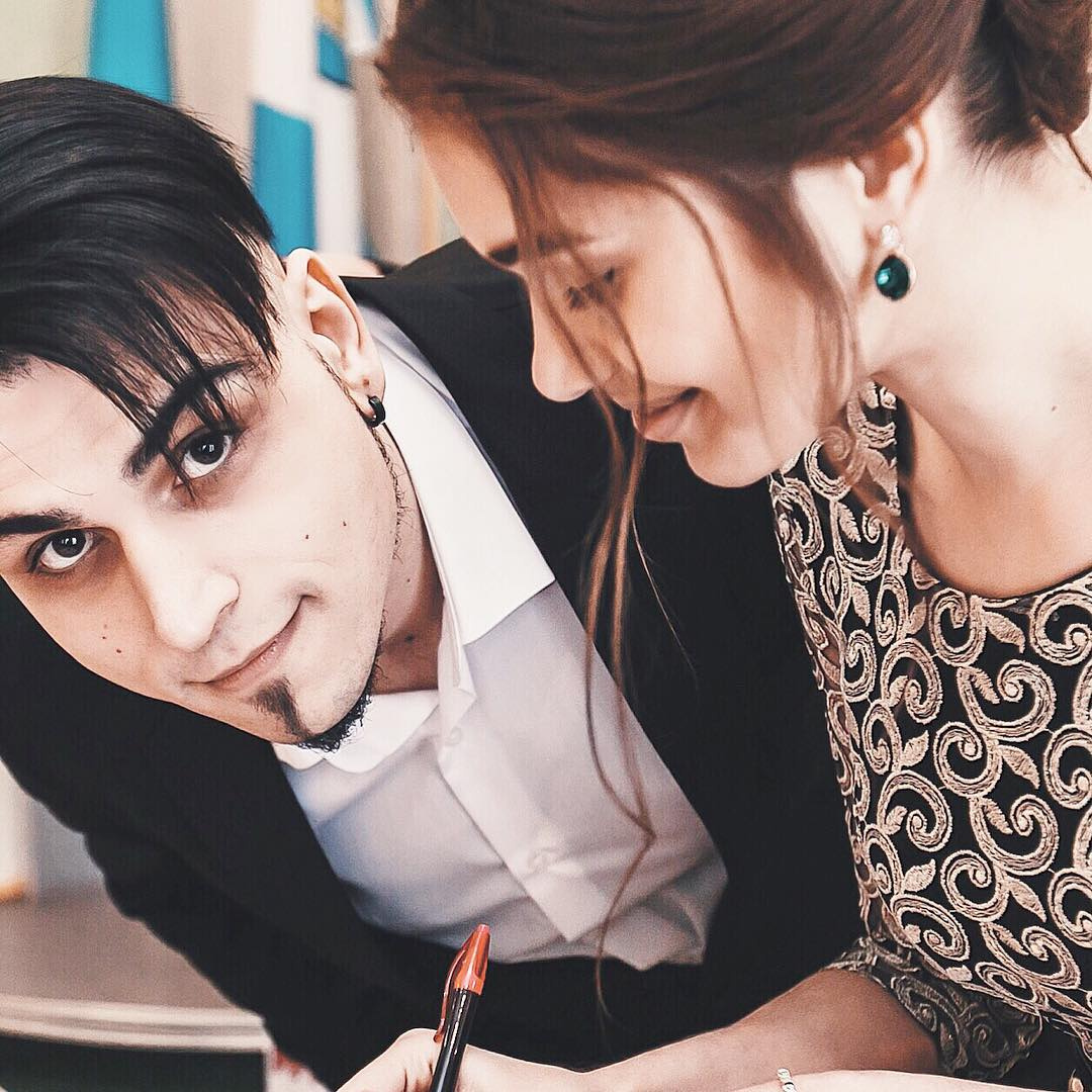 Такими вы их не видели: как выглядели Саша Бо и Игорь Пустовит до того, как стали мегапопулярными (фото)