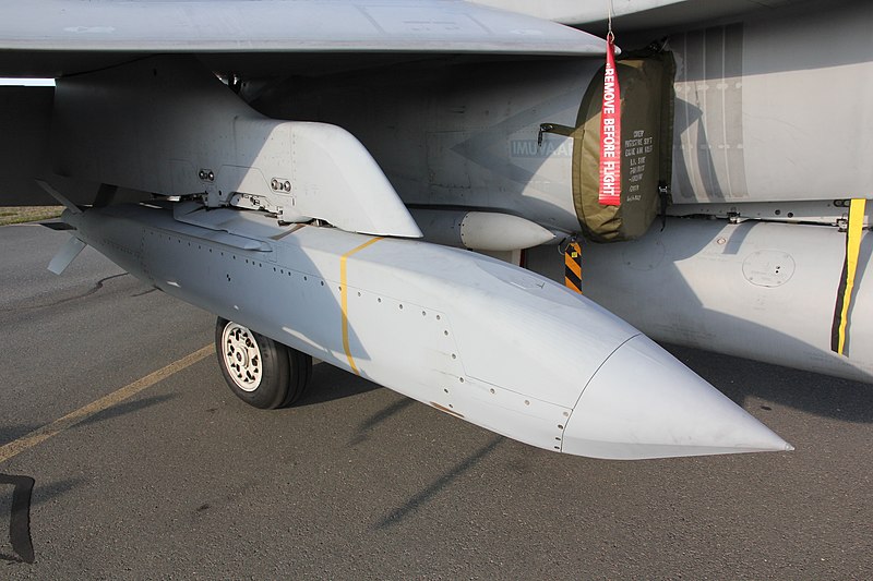 Відповідь КАБам? У чому плюси авіабомби JSOW та чи зможе Україна використати її на повну