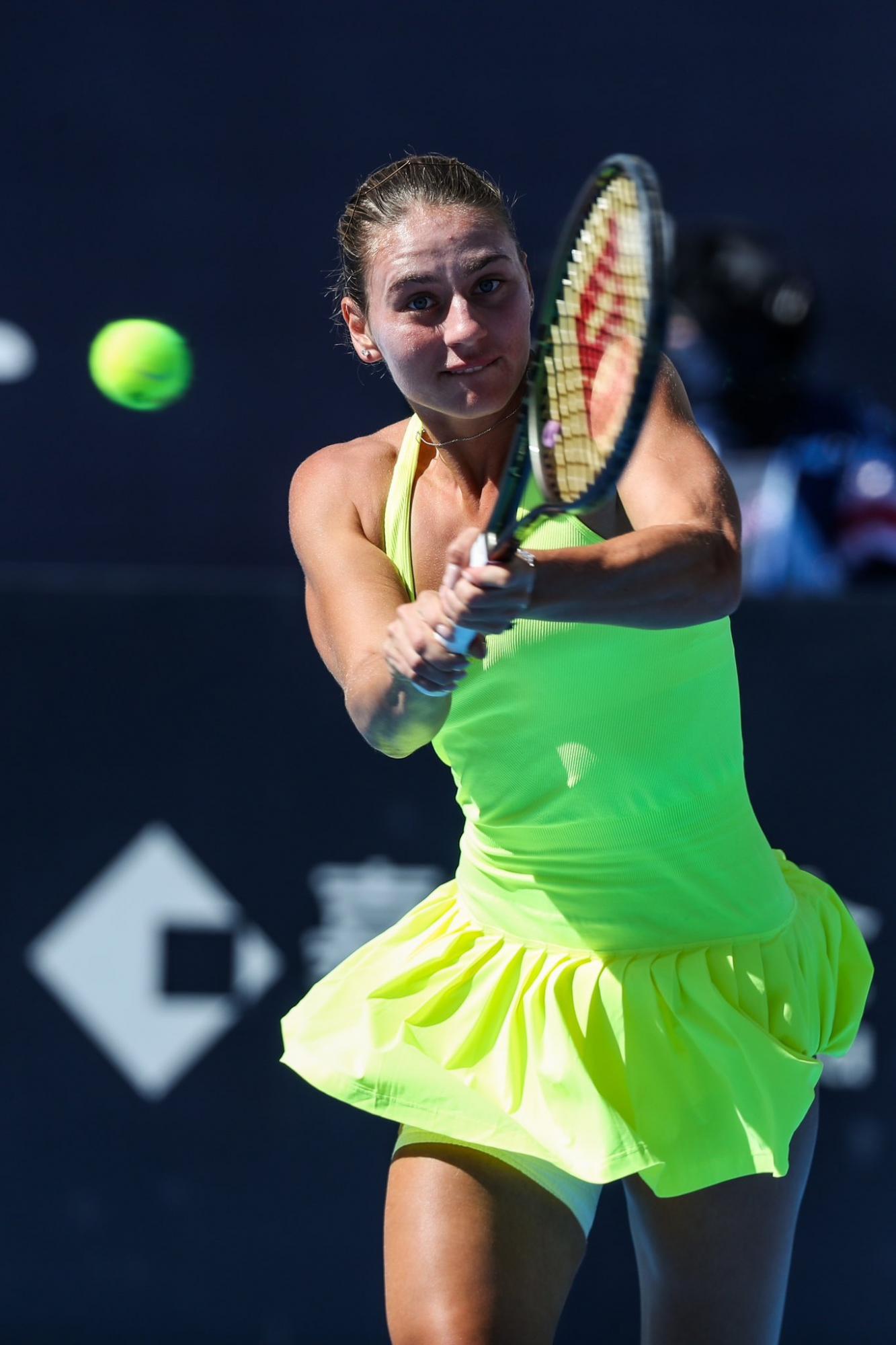 Марта Костюк в драматичній дуелі вибила 7-му ракетку світу: фото і відео