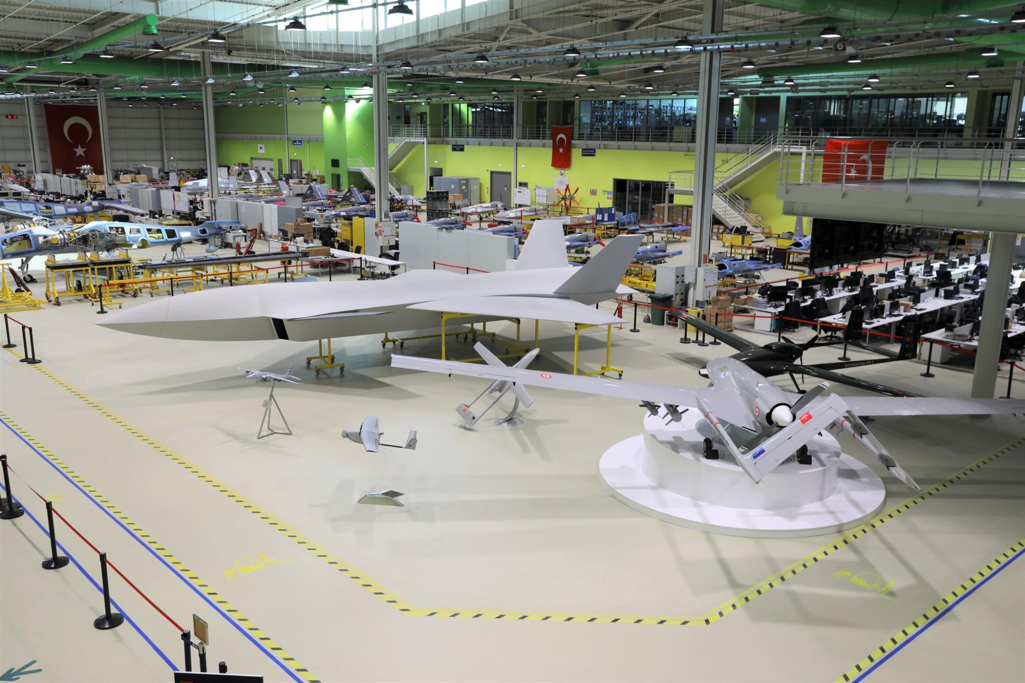 Представлено безпілотник Bayraktar з українським двигуном