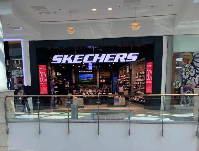 Работа кипит: мировые бренды втридорога одевают россиян (фото)